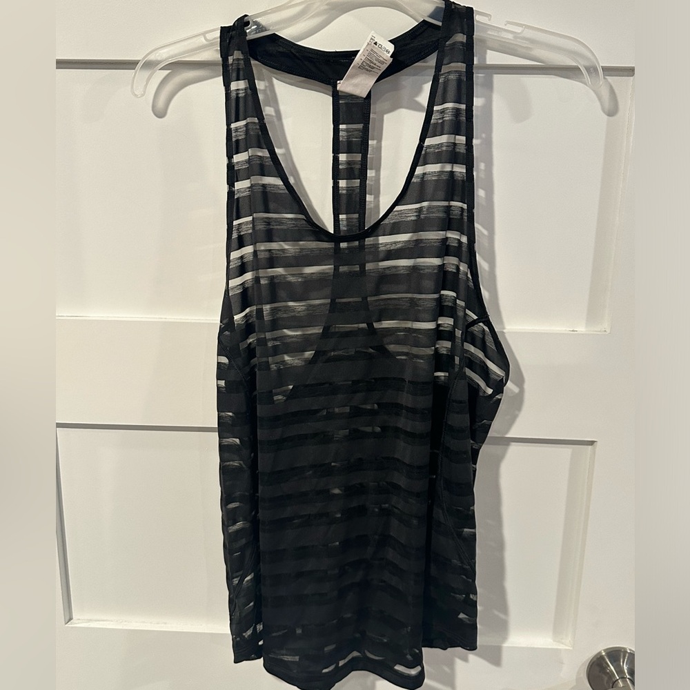 Brooks mesh running top